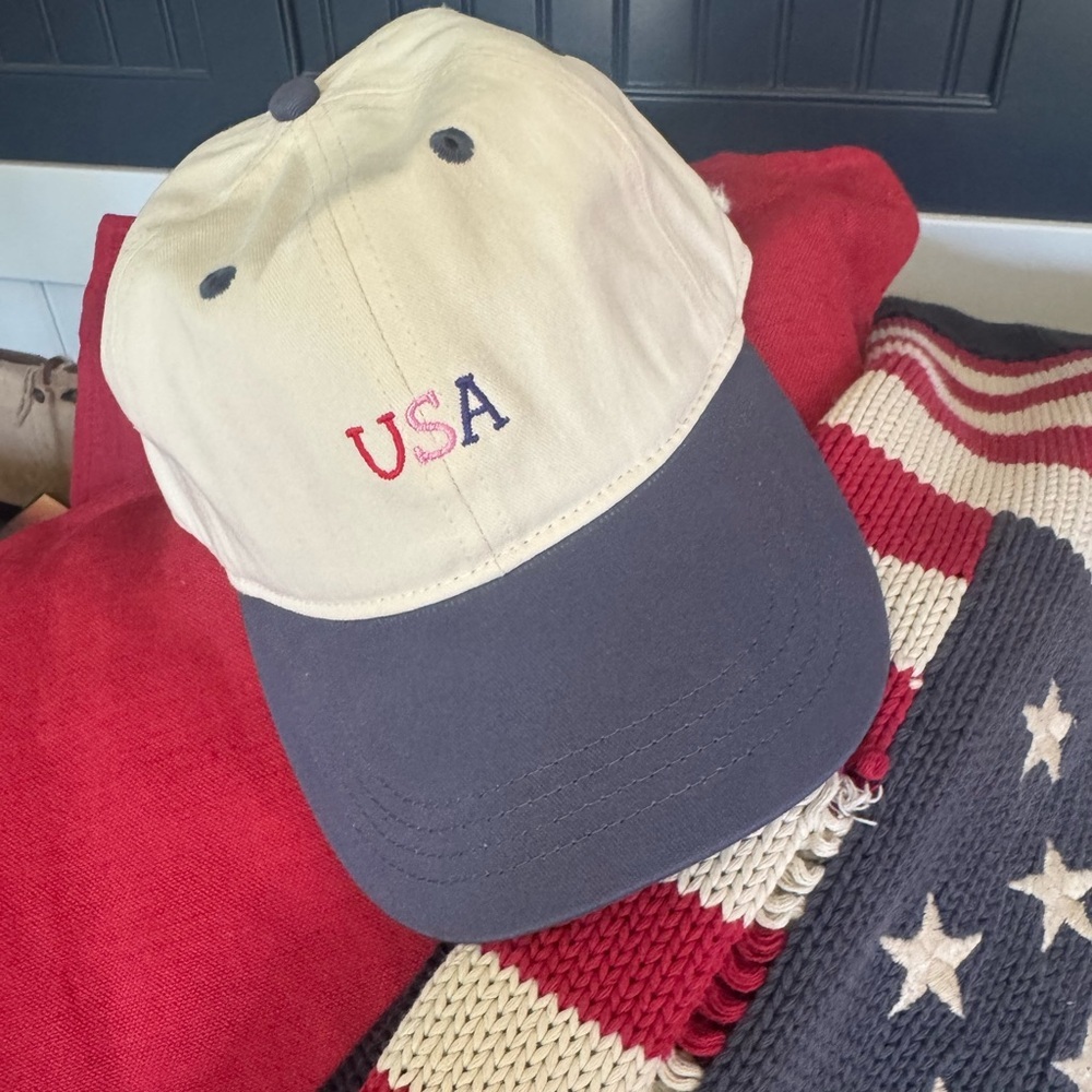 USA Embroidered Cap by FRASIER STERLING ❤️🤍💙cream hat w/navy brim.EmbroideredUSA